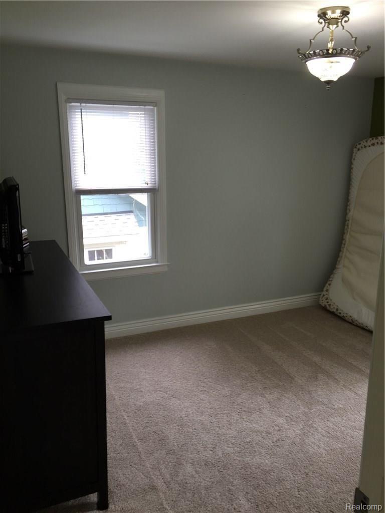1721 Dorothea Road Berkley, MI 48072 - Photo 21 of 30 IMG_2062.JPG
