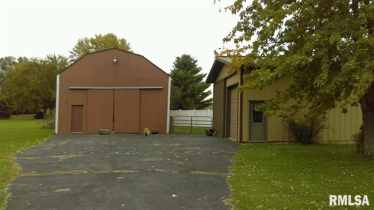 22427 Tullamore Road Delavan, IL 61734 - Photo 4 of 6