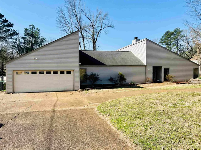 $329,500 | 3953 Otter Drive, Memphis, TN 38128