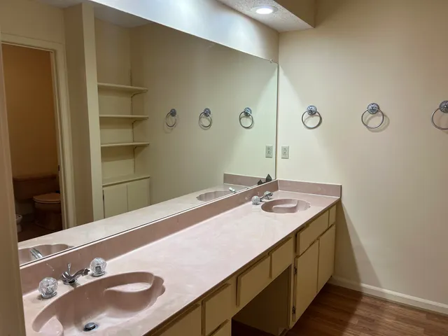 $329,500 | 3953 Otter Drive, Memphis, TN 38128