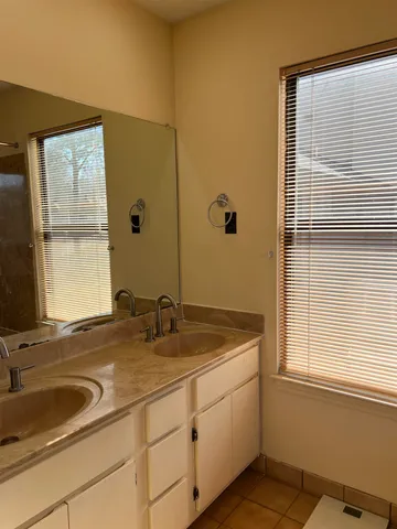 $329,500 | 3953 Otter Drive, Memphis, TN 38128