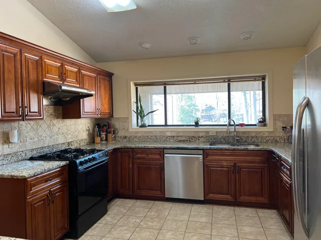 $329,500 | 3953 Otter Drive, Memphis, TN 38128