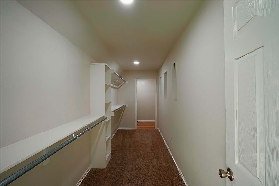 233 Harrison Street Longview, TX 75601 - Photo 22 of 24 a view of hallway