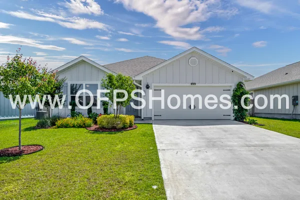 $2,200 | 413 Scarborough Street, Crestview, FL 32539
