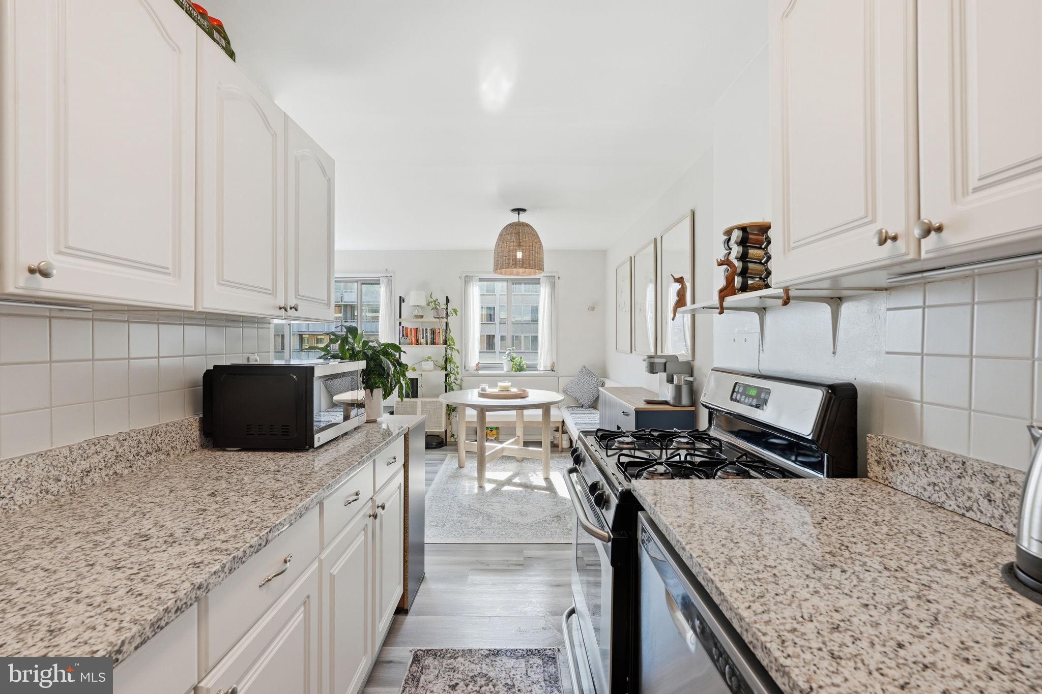 1200 South Arlington Ridge Road, Unit 614 Arlington, VA 22202 - Photo 12 of 29 Kitchen
