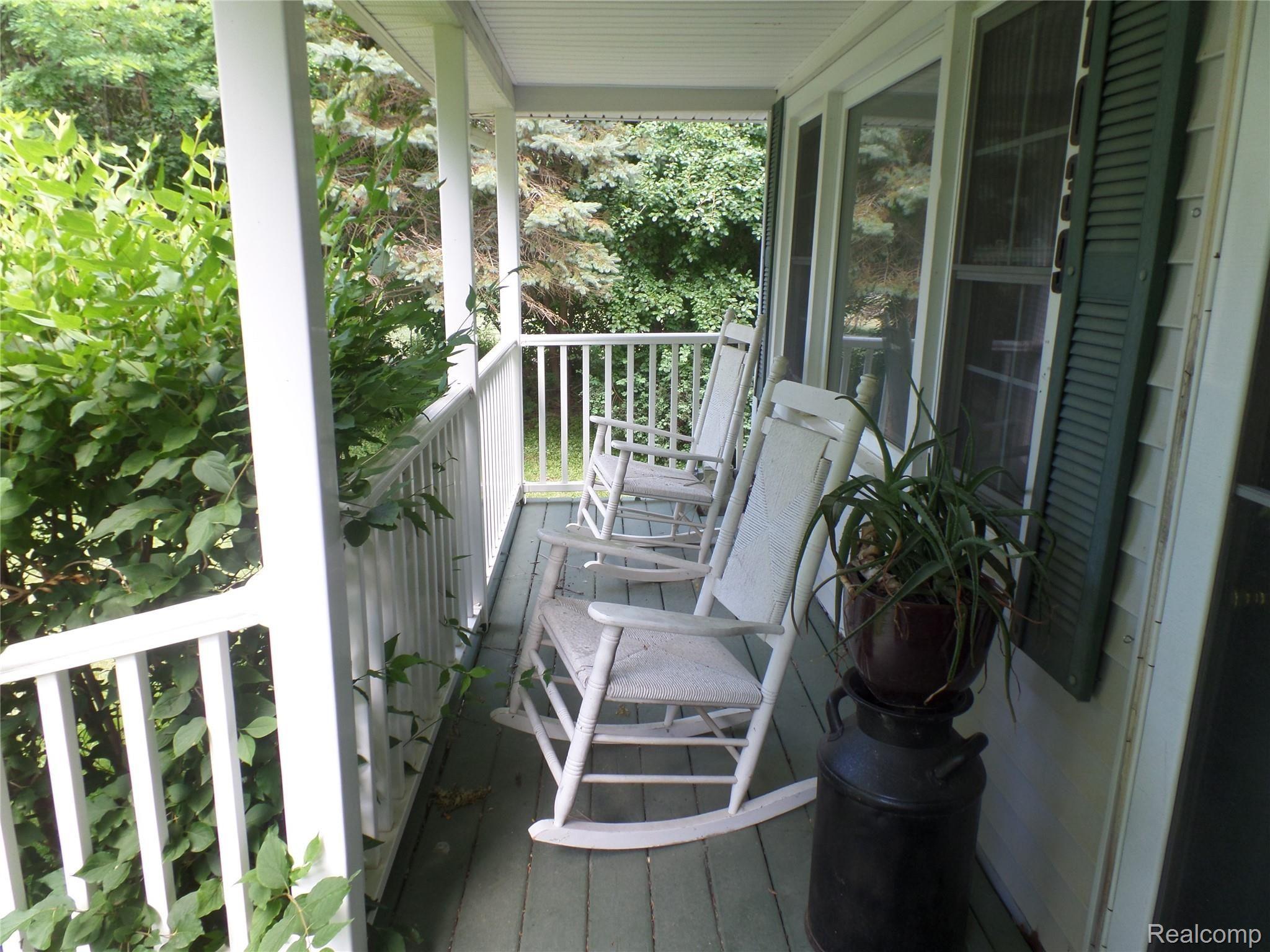 11039 Halsey Road Grand Blanc, MI 48439 - Photo 3 of 37 SAM_0552.JPG