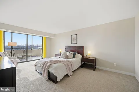 $425,000 | 1800 Old Meadow Road, Unit 1720, McLean, VA 22102