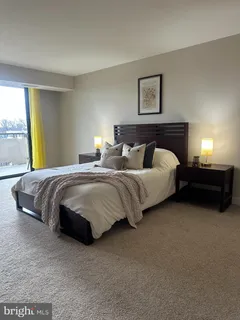 $425,000 | 1800 Old Meadow Road, Unit 1720, McLean, VA 22102