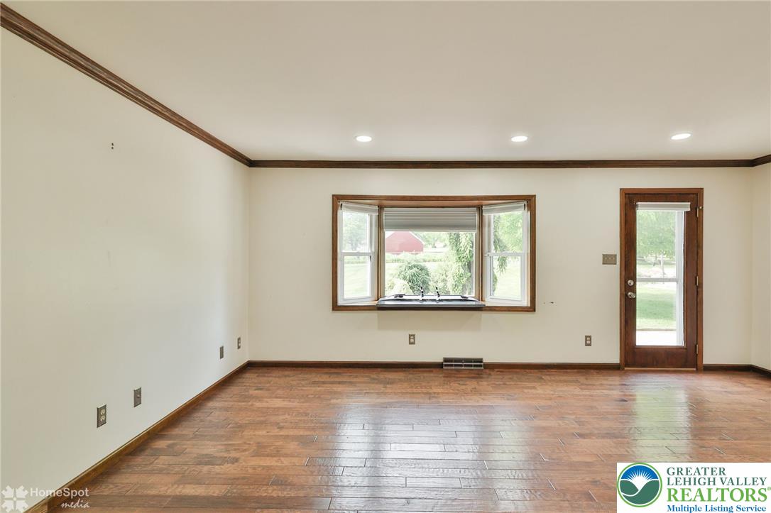 4074 Old Sentry Road Allentown, PA 18104 - Photo 11 of 76