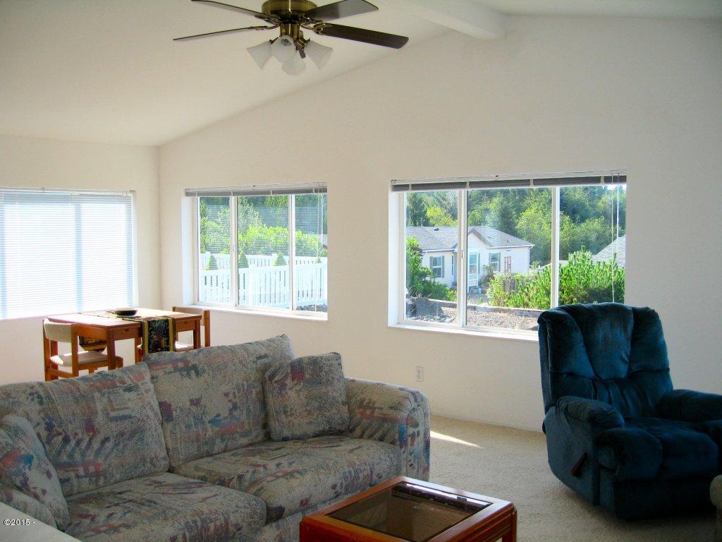 628 Northeast 57th Street Newport, OR 97365 - Photo 3 of 18 Living Room view 2