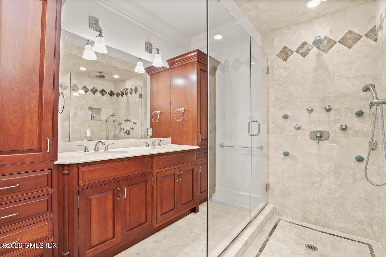 44 Riverside Lane Riverside, CT 06878 - Photo 21 of 34 Primary en-Suite Bath