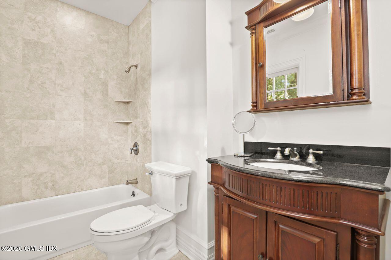 44 Riverside Lane Riverside, CT 06878 - Photo 26 of 34 Bedroom 4 Bath