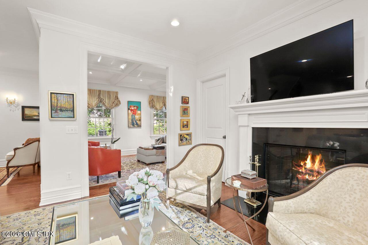 44 Riverside Lane Riverside, CT 06878 - Photo 10 of 34 Family Room