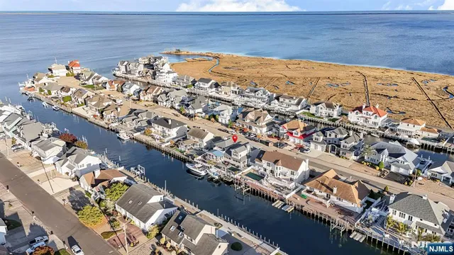 a picture of city view