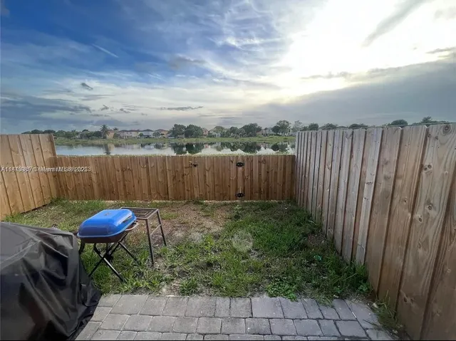 a view of outdoor space with city view