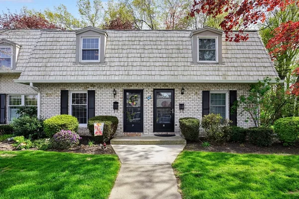 $240,000 | 7 Plantation Drive, Unit 7, Agawam, MA 01001