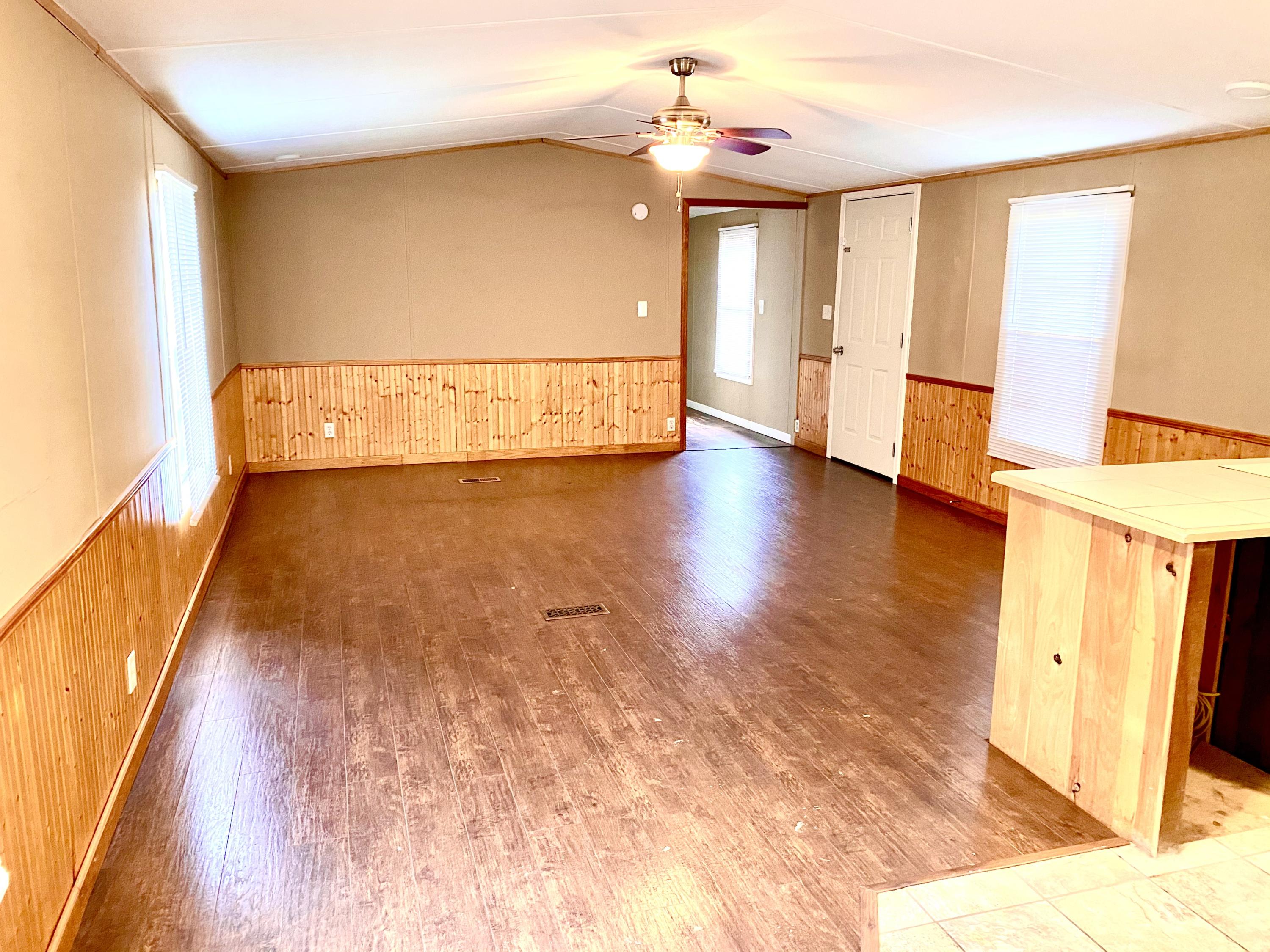133 Copas Road Kingsport, TN 37663 - Photo 13 of 25 COPAS LIVING ROOM