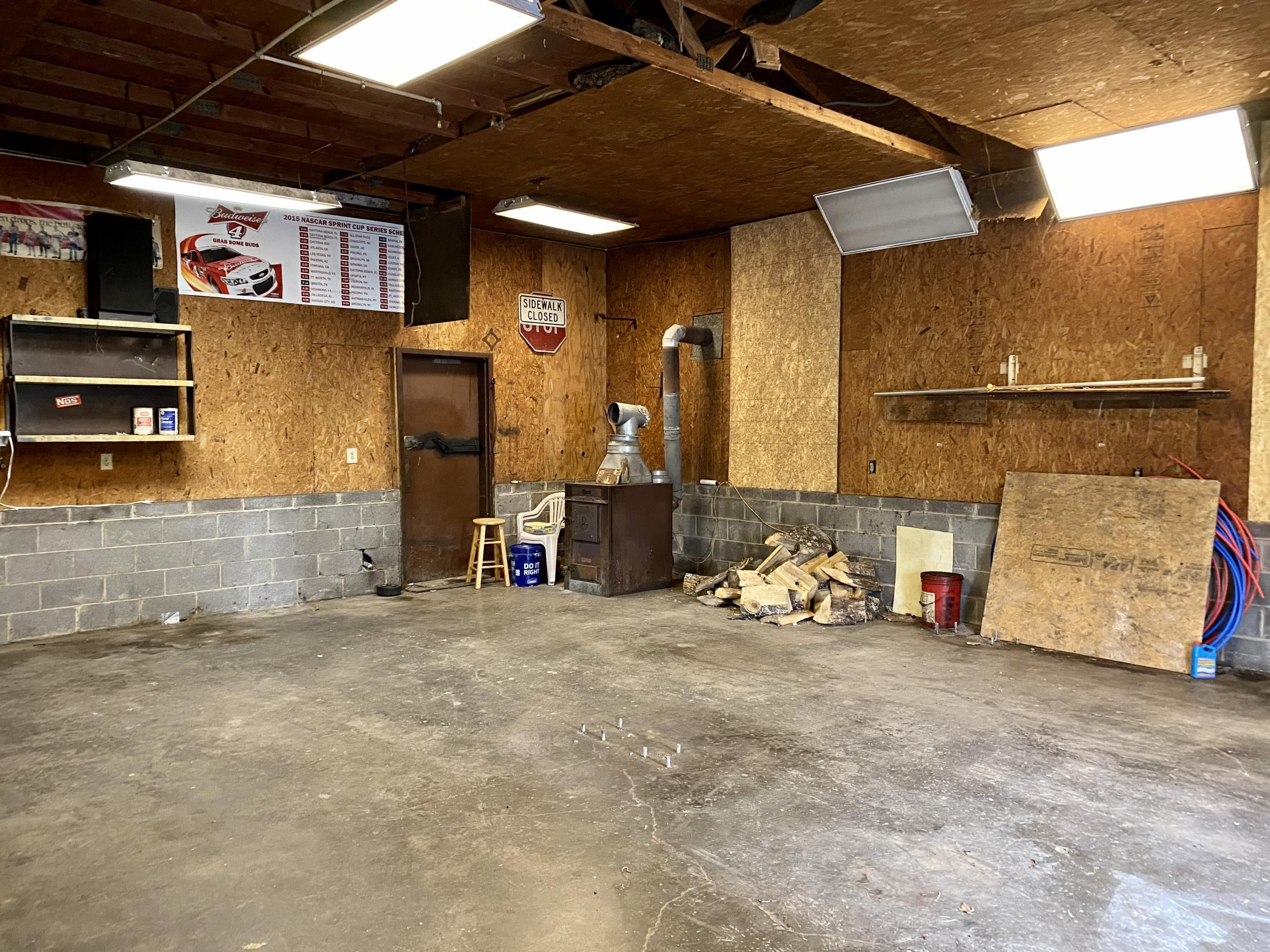133 Copas Road Kingsport, TN 37663 - Photo 21 of 25 copas garage