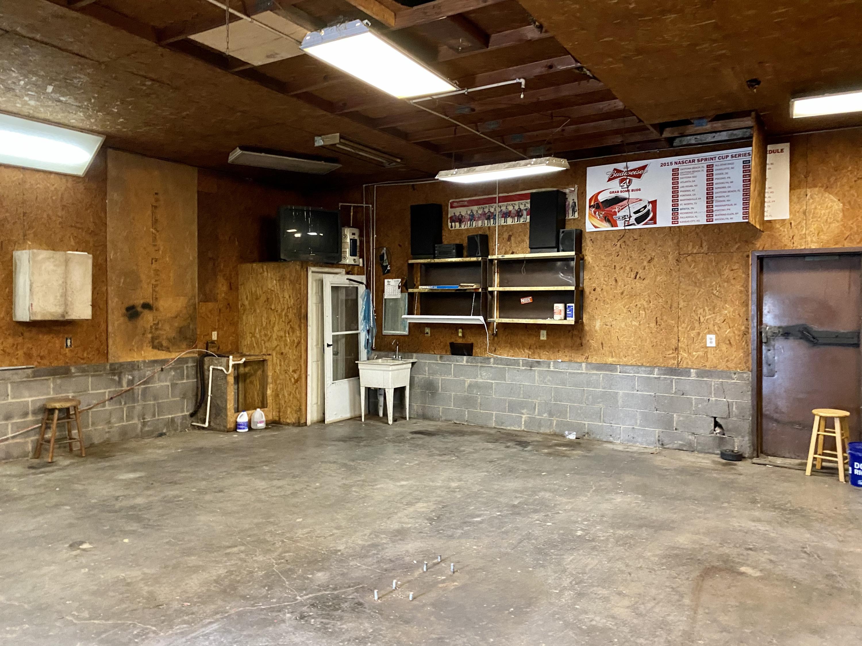 133 Copas Road Kingsport, TN 37663 - Photo 23 of 25 COPAS GARAGE 2