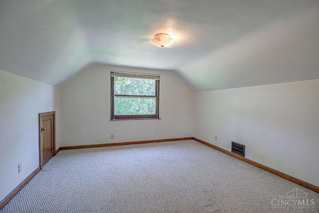 10547 Pottinger Road Cincinnati, OH 45251 - Photo 17 of 34 Gallery Image 17