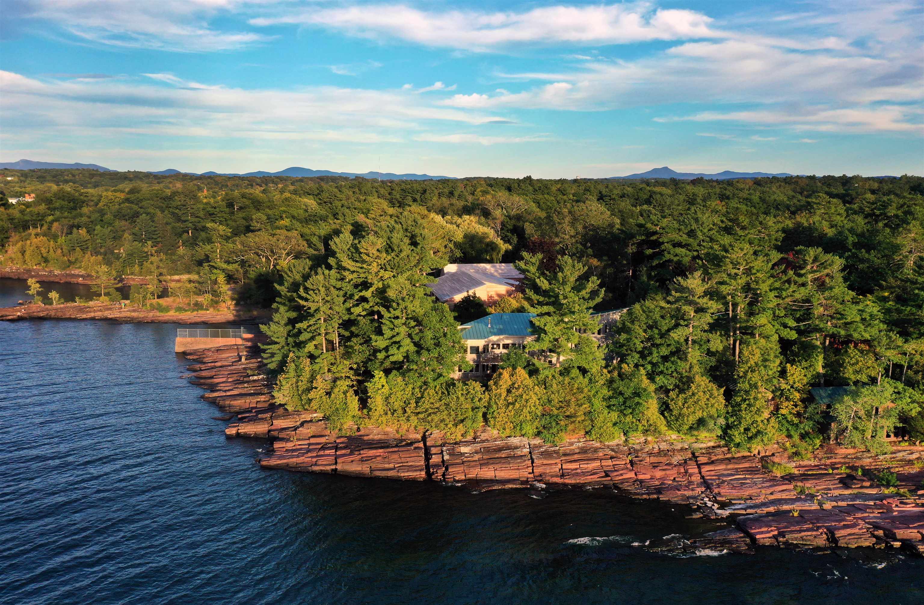 55 Oakledge Drive Burlington, VT 05401 - Photo 2 of 39