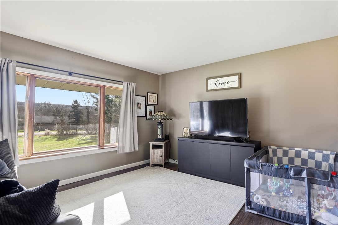 97 East Sullivanville Road Horseheads, NY 14845 - Photo 3 of 38