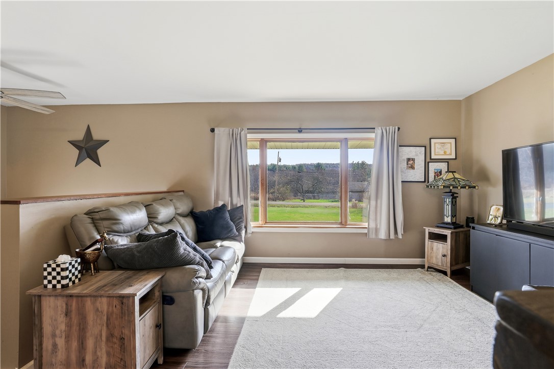 97 East Sullivanville Road Horseheads, NY 14845 - Photo 4 of 38