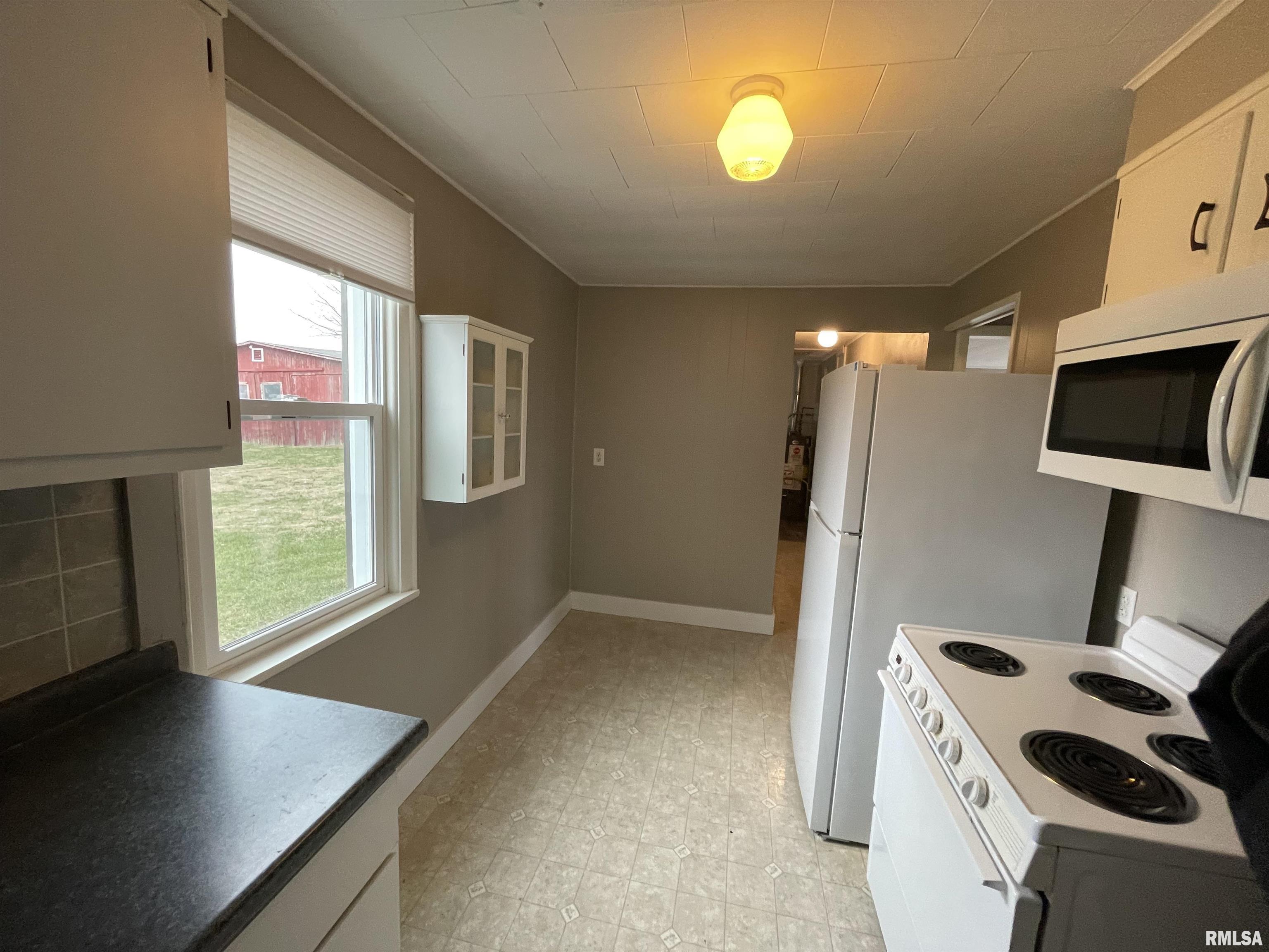 103 Cherry Lane Washington, IL 61571 - Photo 8 of 11