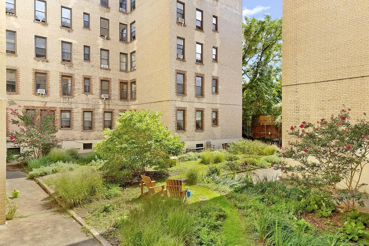 80 Winthrop Street, Unit L5 Brooklyn, NY 11225 - Photo 16 of 19 front view of a building