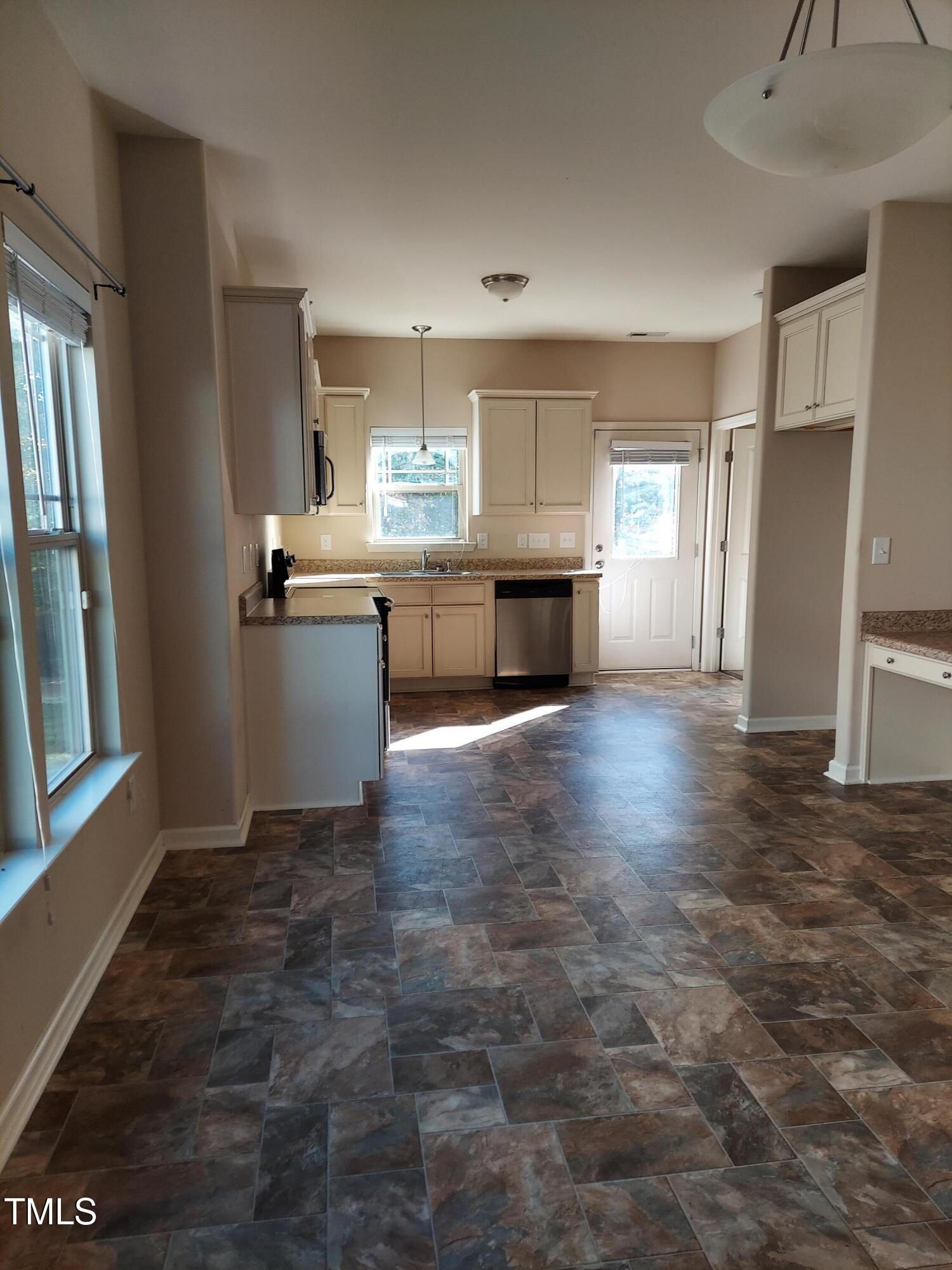 6432 Hatchies Drive Raleigh, NC 27610 - Photo 7 of 25 20241025_153253
