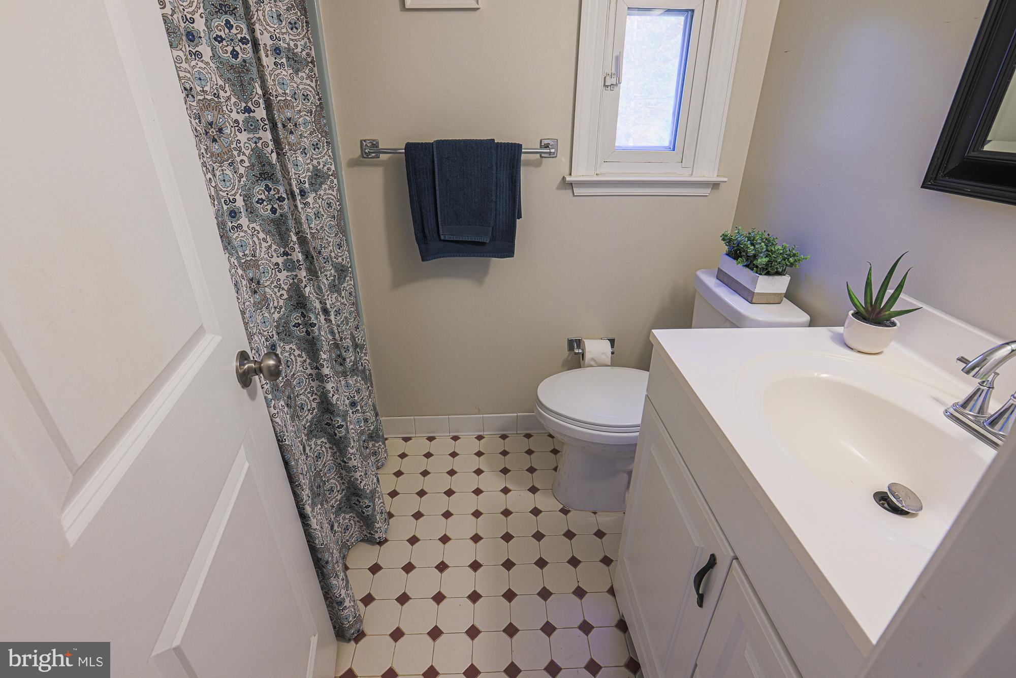 5508 South Bend Road Baltimore, MD 21209 - Photo 41 of 72 Primary ensuite bathroom with shower
