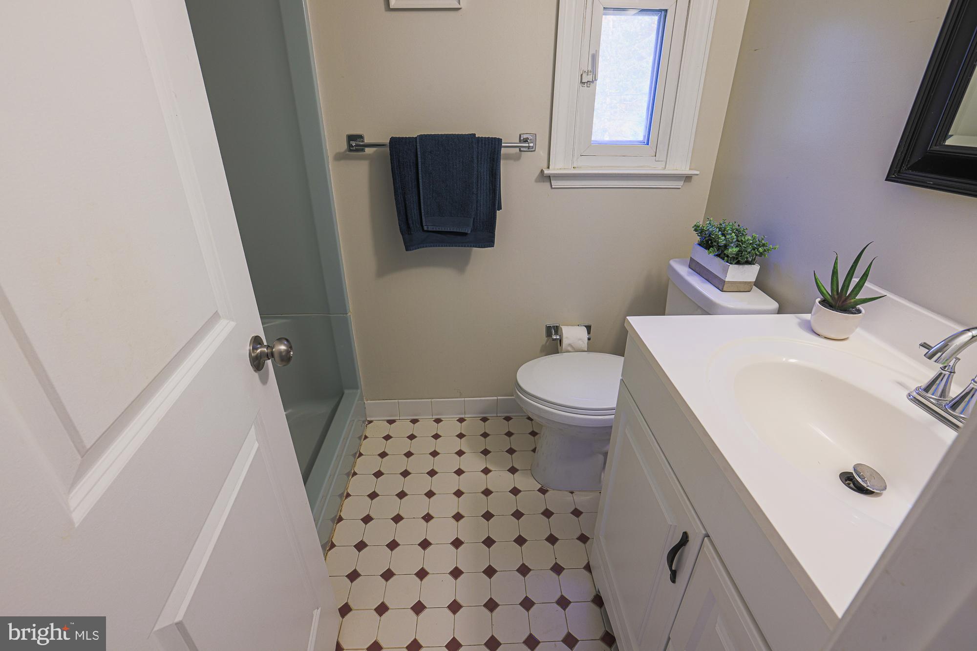 5508 South Bend Road Baltimore, MD 21209 - Photo 42 of 72 Primary ensuite bathroom with shower