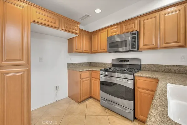 $425,000 | 3874 Polk Street, Unit F, Riverside, CA 92505