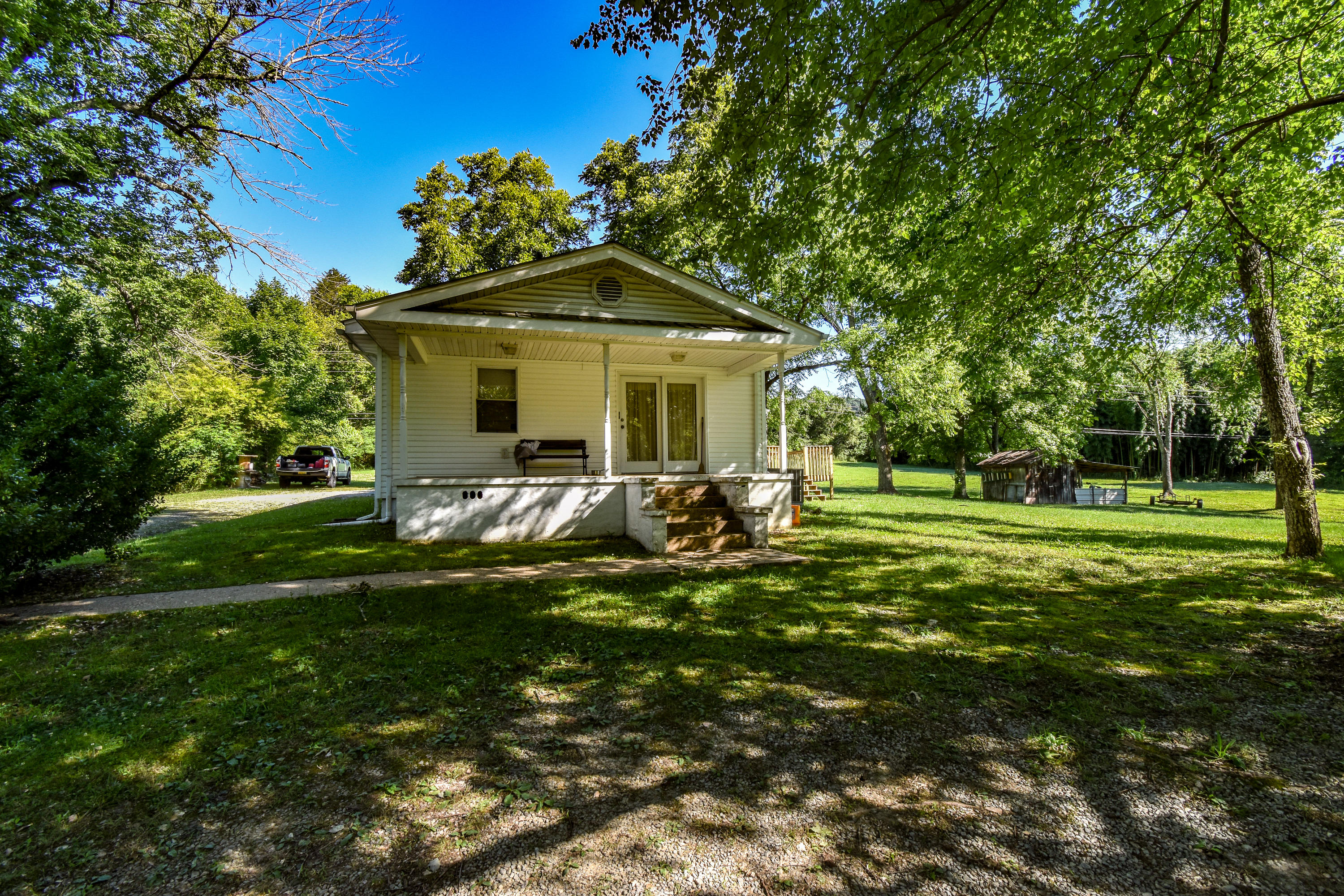 2438 East Wolf Valley Road Clinton, TN 37716 - Photo 1 of 15 Front of Home