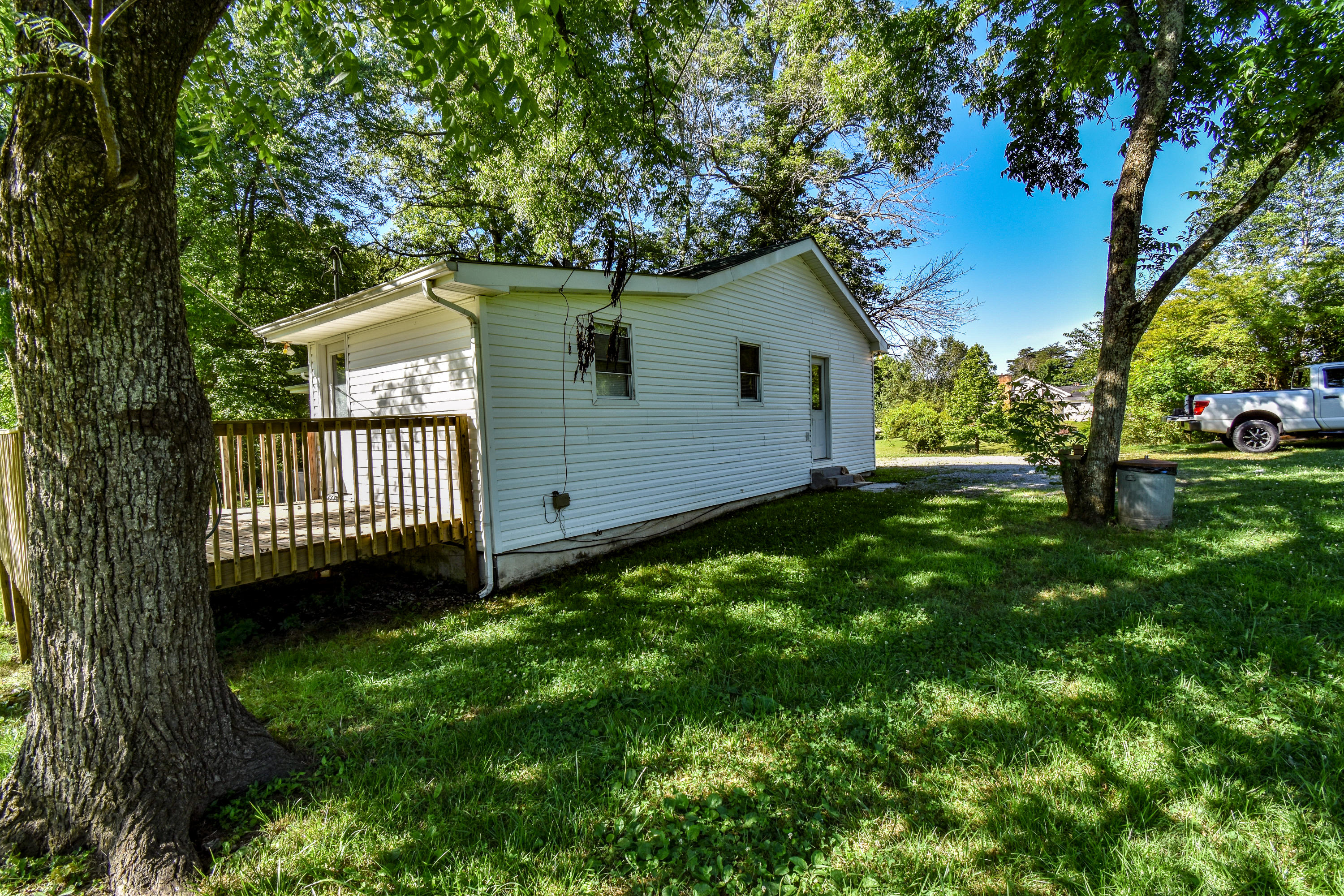 2438 East Wolf Valley Road Clinton, TN 37716 - Photo 3 of 15 Back/side of home