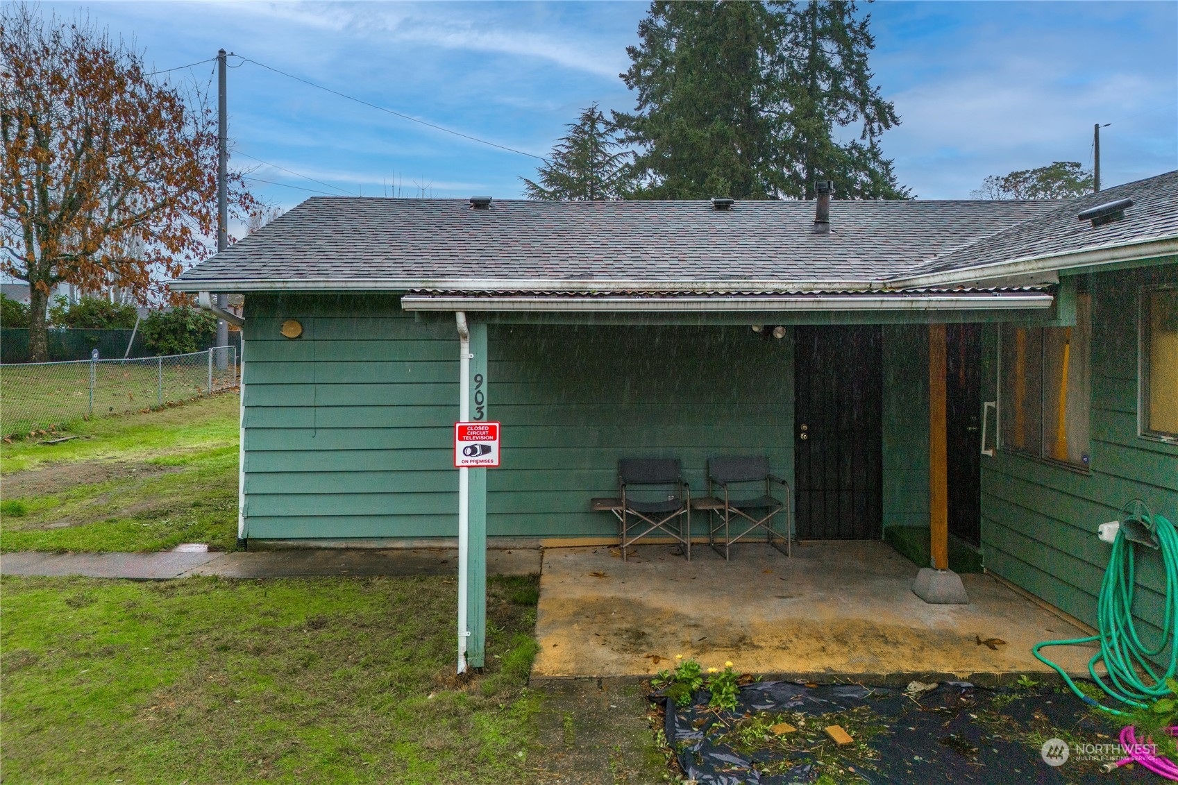 903 Southwest 104th Street Seattle, WA 98146 - Photo 20 of 26 a front view of a house