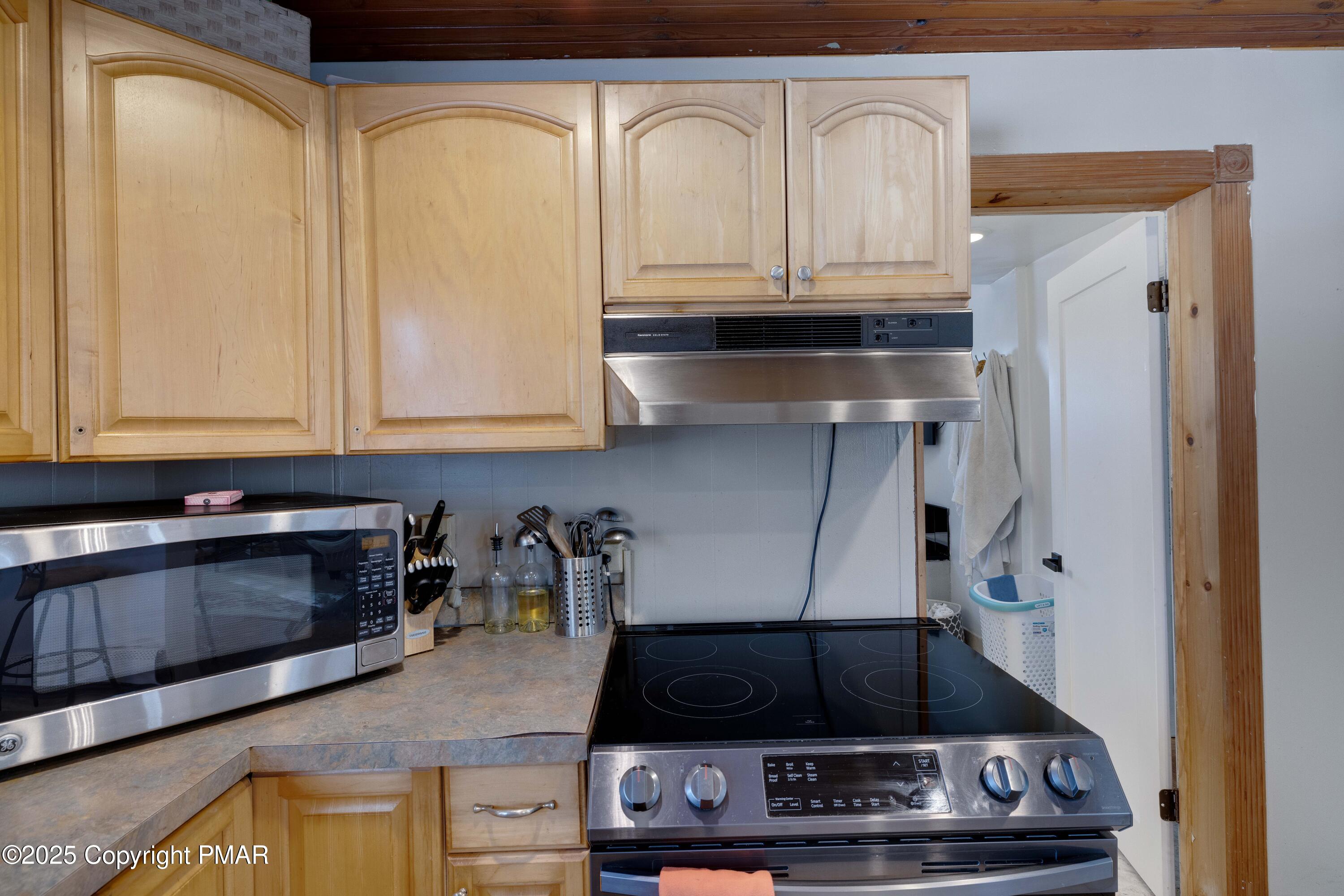 349 Carlton Road Mount Pocono, PA 18344 - Photo 13 of 48 RBR56769