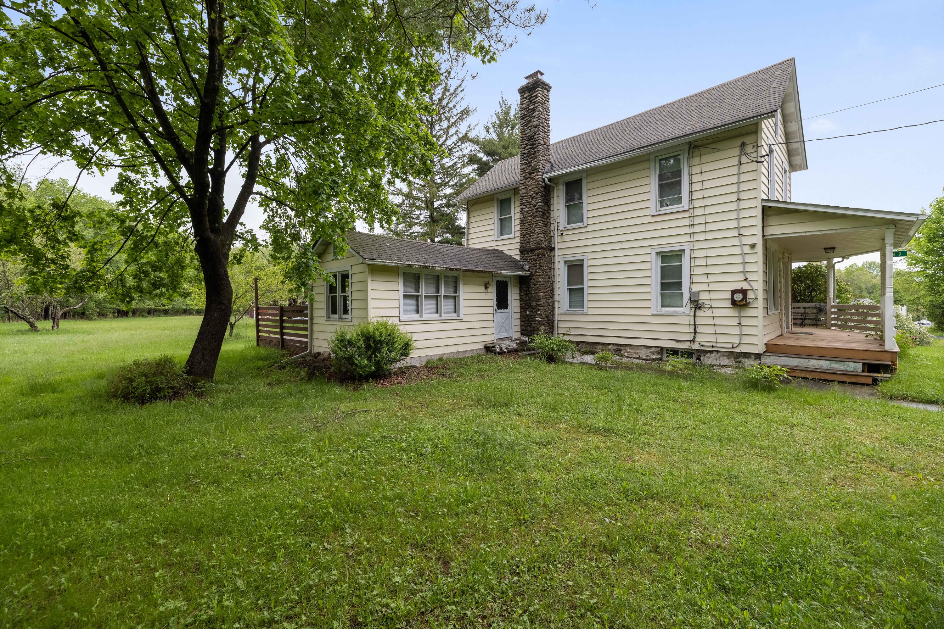 349 Carlton Road Mount Pocono, PA 18344 - Photo 7 of 48 RBR52701