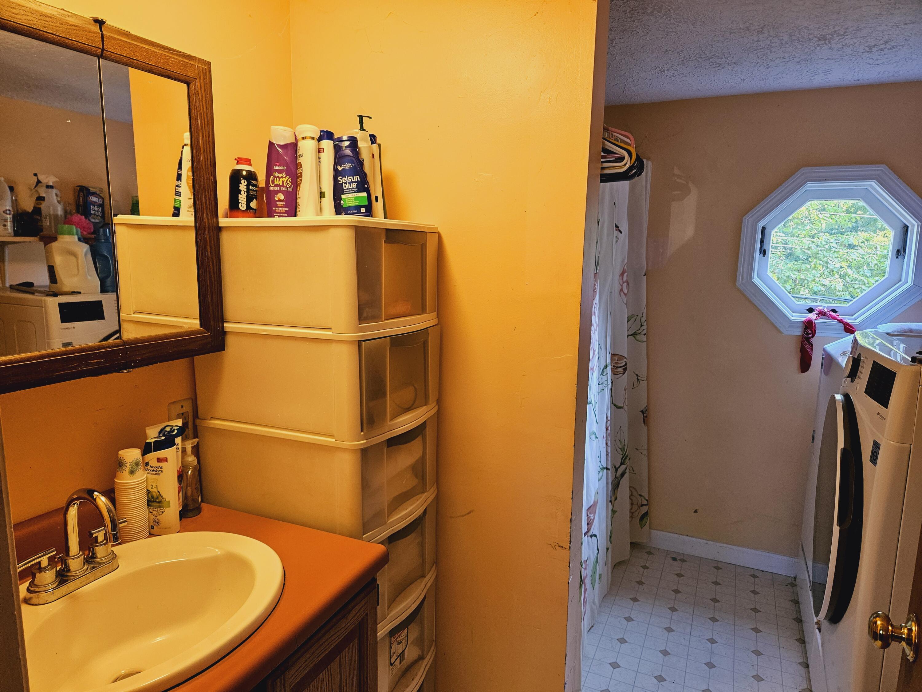3 Raymond Road Topsham, ME 04086 - Photo 11 of 20 Full Bath Home #1