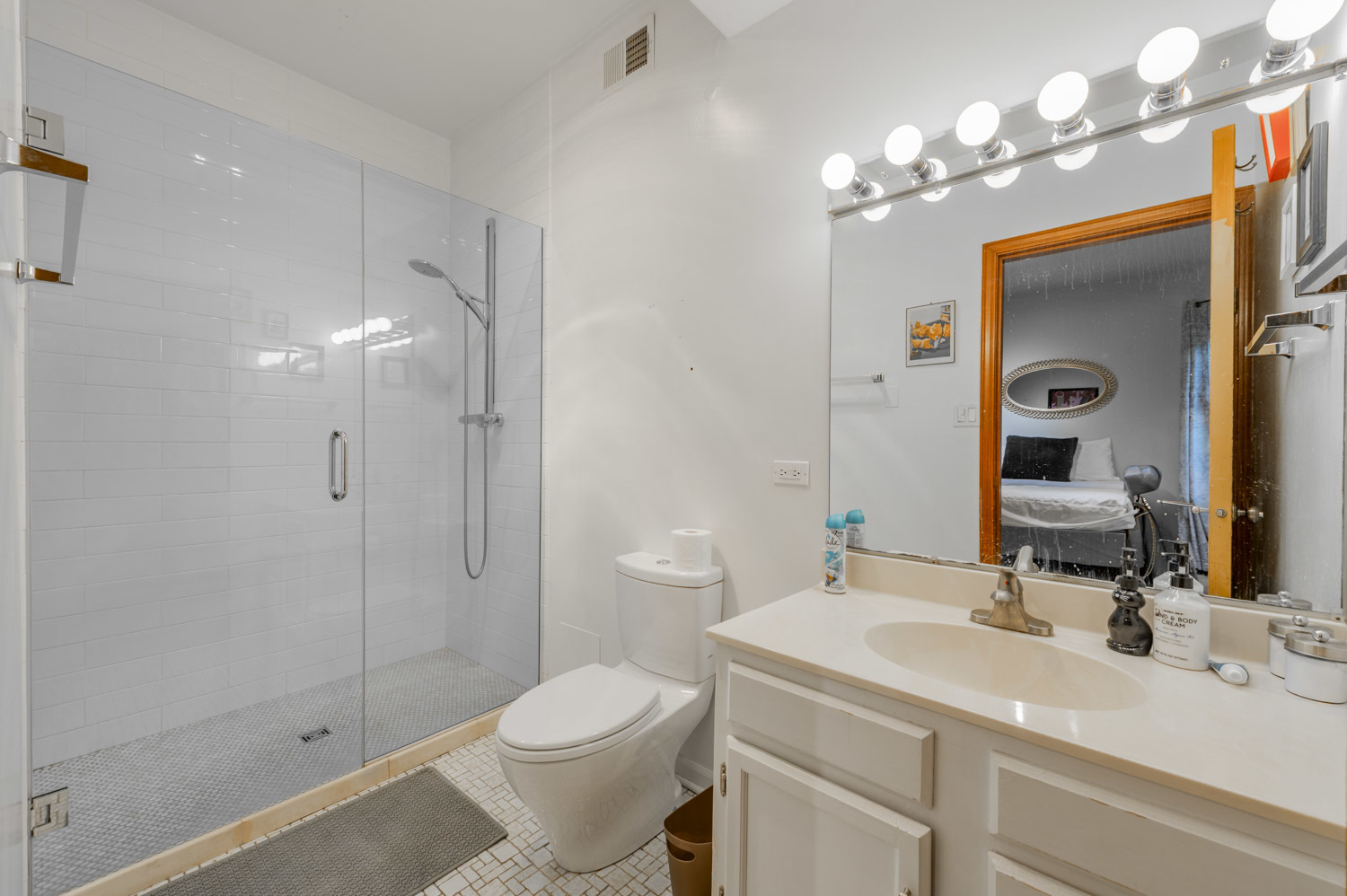 4012 North Sheridan Road, Unit 1S Chicago, IL 60613 - Photo 9 of 23 Gallery Image 9