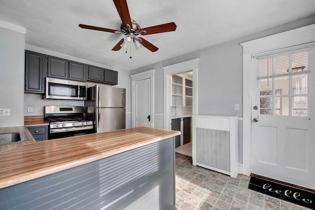 153 Ellsworth Avenue Springfield, MA 01118 - Photo 8 of 23