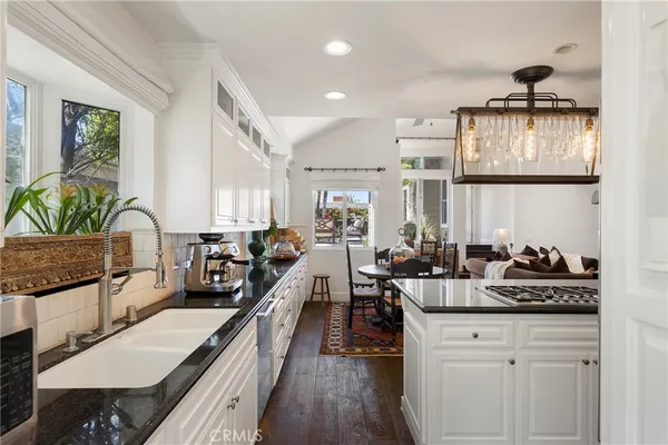 $2,595,000 | 130 West Avenida San Antonio, San Clemente, CA 92672