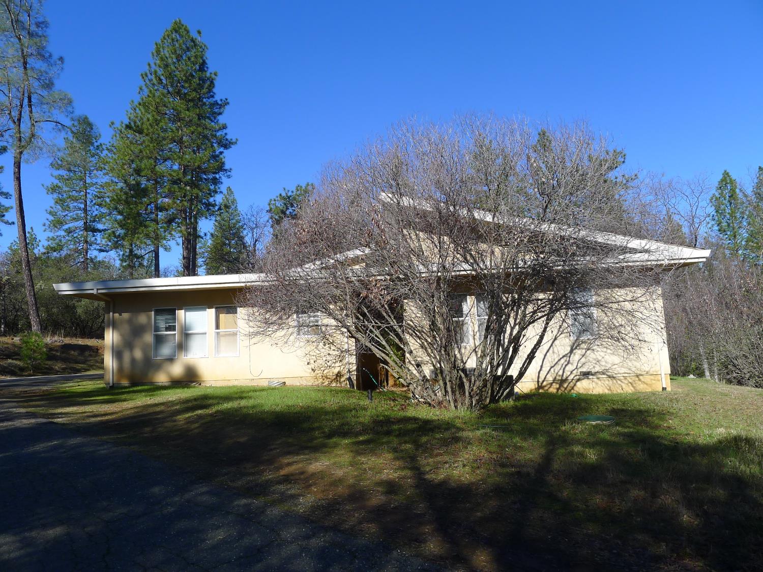 13376 Rue Montaigne Oregon House, CA 95962 - Photo 7 of 45 a view of a house with a yard