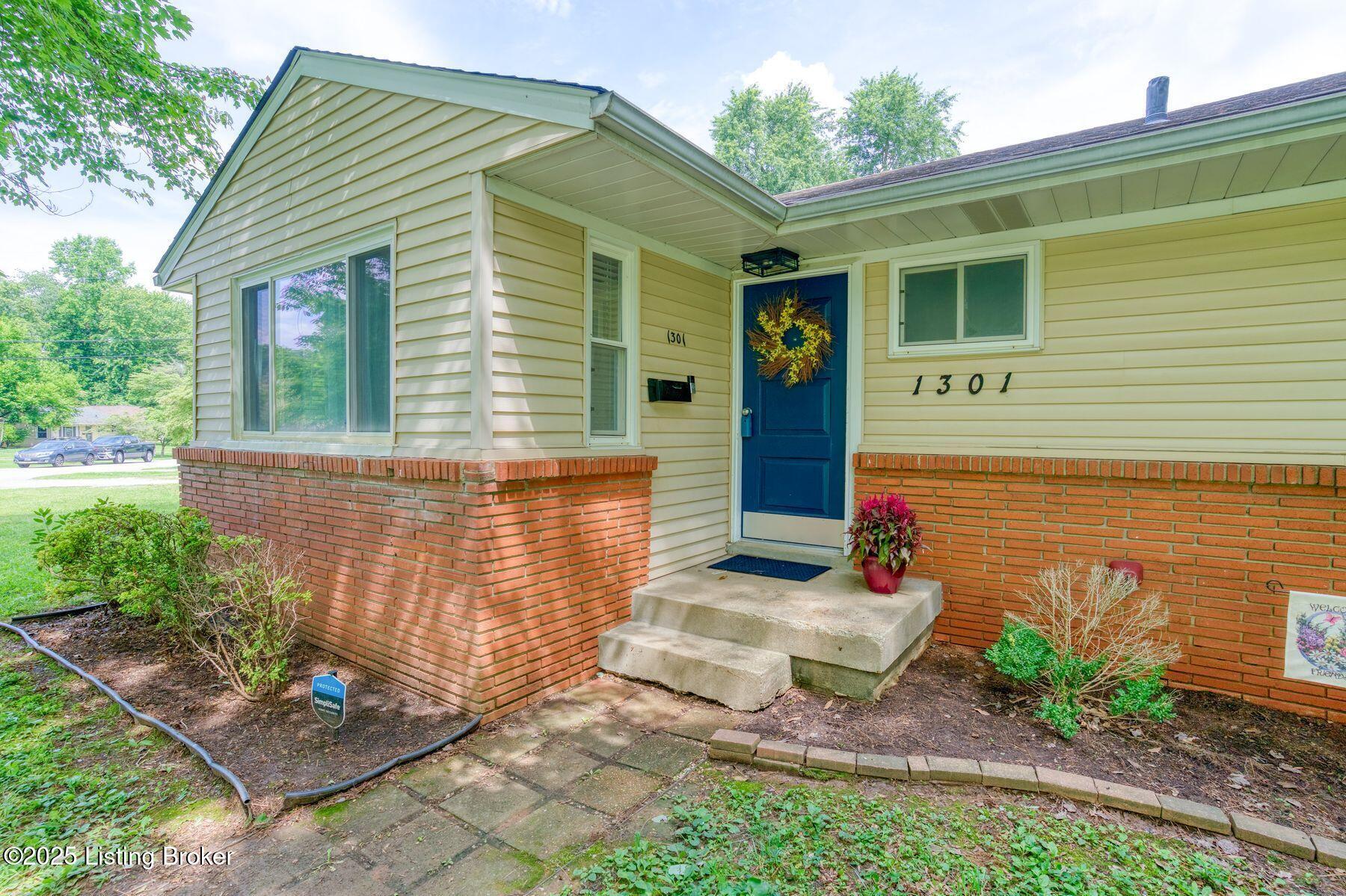 1301 Mark Trail Road Louisville, KY 40242 - Photo 4 of 42 photo_online_004