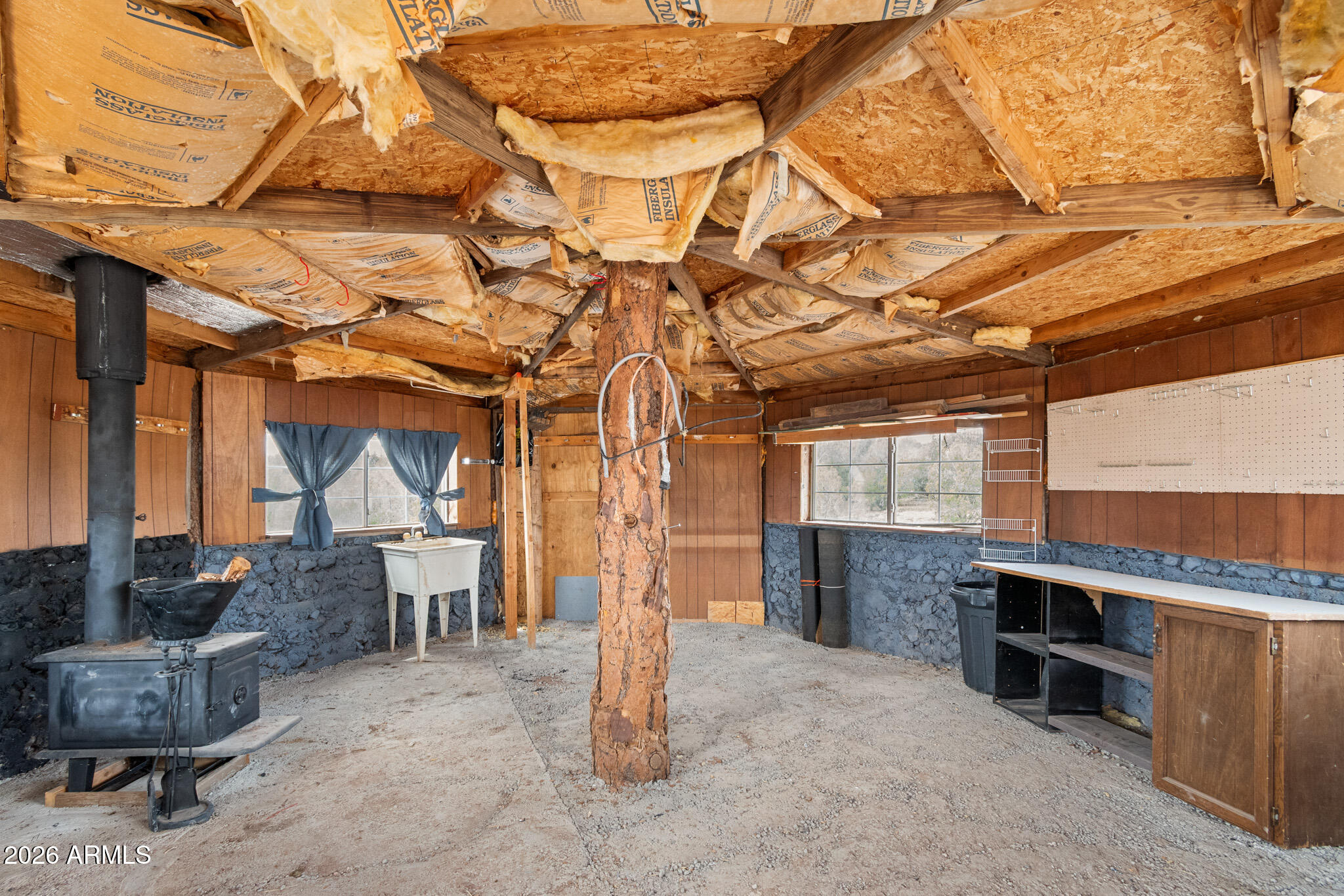 2385 County Line Circle Ash Fork, AZ 86320 - Photo 29 of 35 a view of a porch with furniture and a yard
