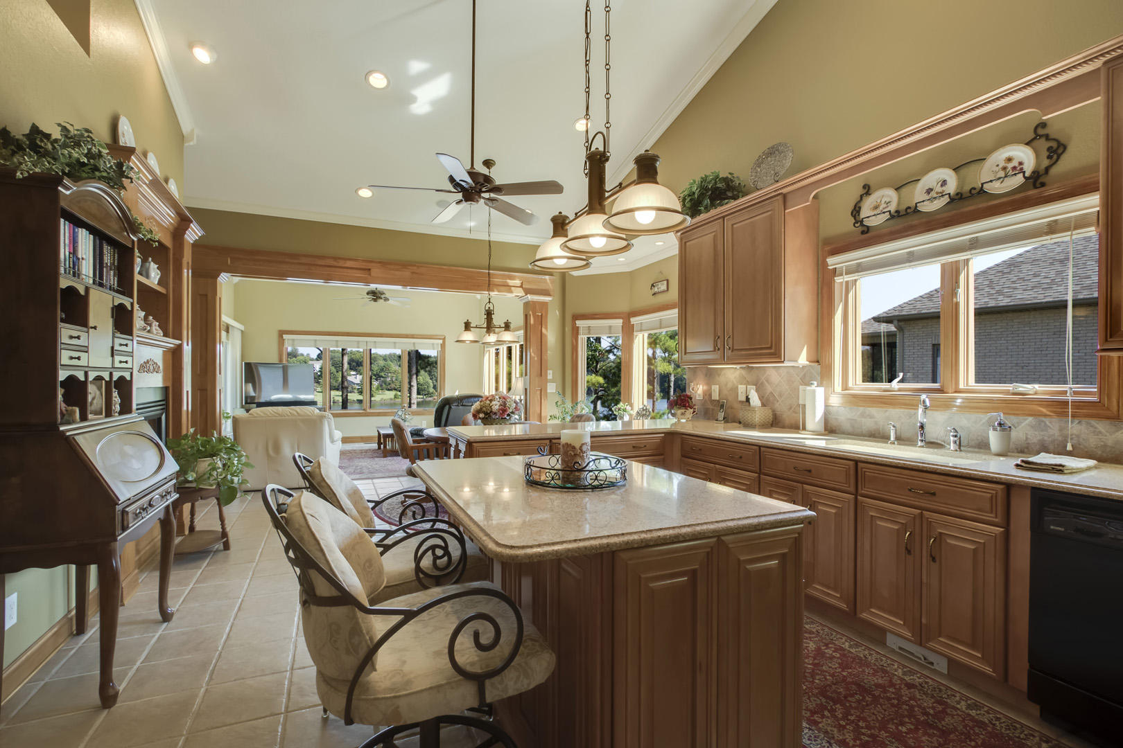 136 Inagehi Way Loudon, TN 37774 - Photo 8 of 40 08_InagehiWay_136_Kitchen01