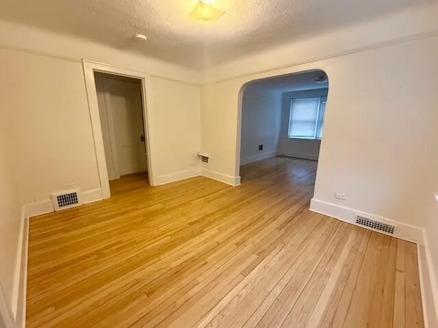 $1,600 | 335 Ardmore Drive, Ferndale, MI 48220