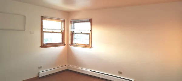 $1,600 | 2412 North 76th Avenue, Unit 3W, Elmwood Park, IL 60707