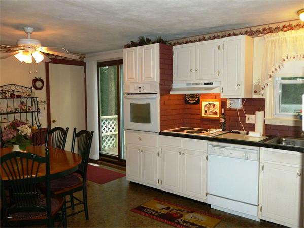 144 Feltham Road Springfield, MA 01118 - Photo 4 of 14 Gallery Image 4