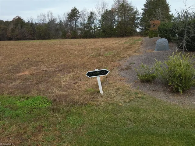 $204,900 | 1000 Old Hickory Court, Summerfield, NC 27358